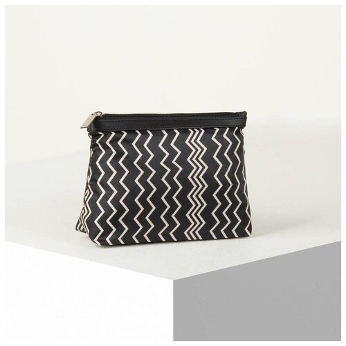 фото Косметичка простая, отдел на молнии, цвет чёрный yandex market