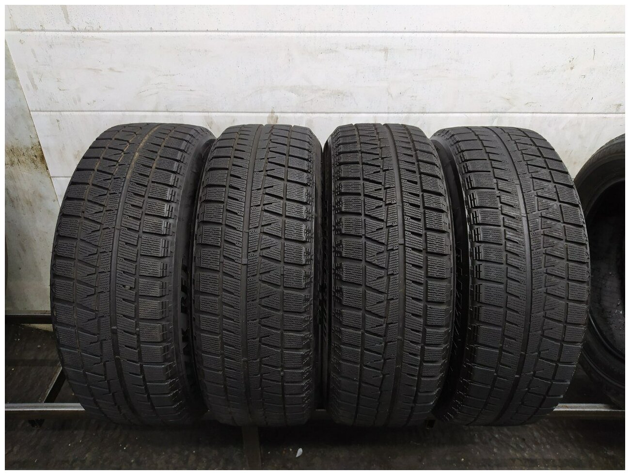 Bridgestone Blizzak RFT 205/60 R16 БУ Шины Зимние