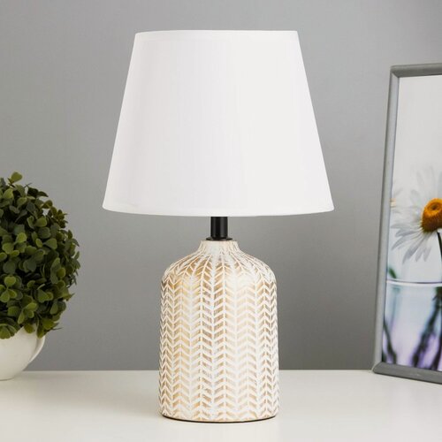 Изображение товара Настольная лампа RISALUX «Берта», E27, 40Вт, бело-золотая, керамика, абажур, 20x20x32 см