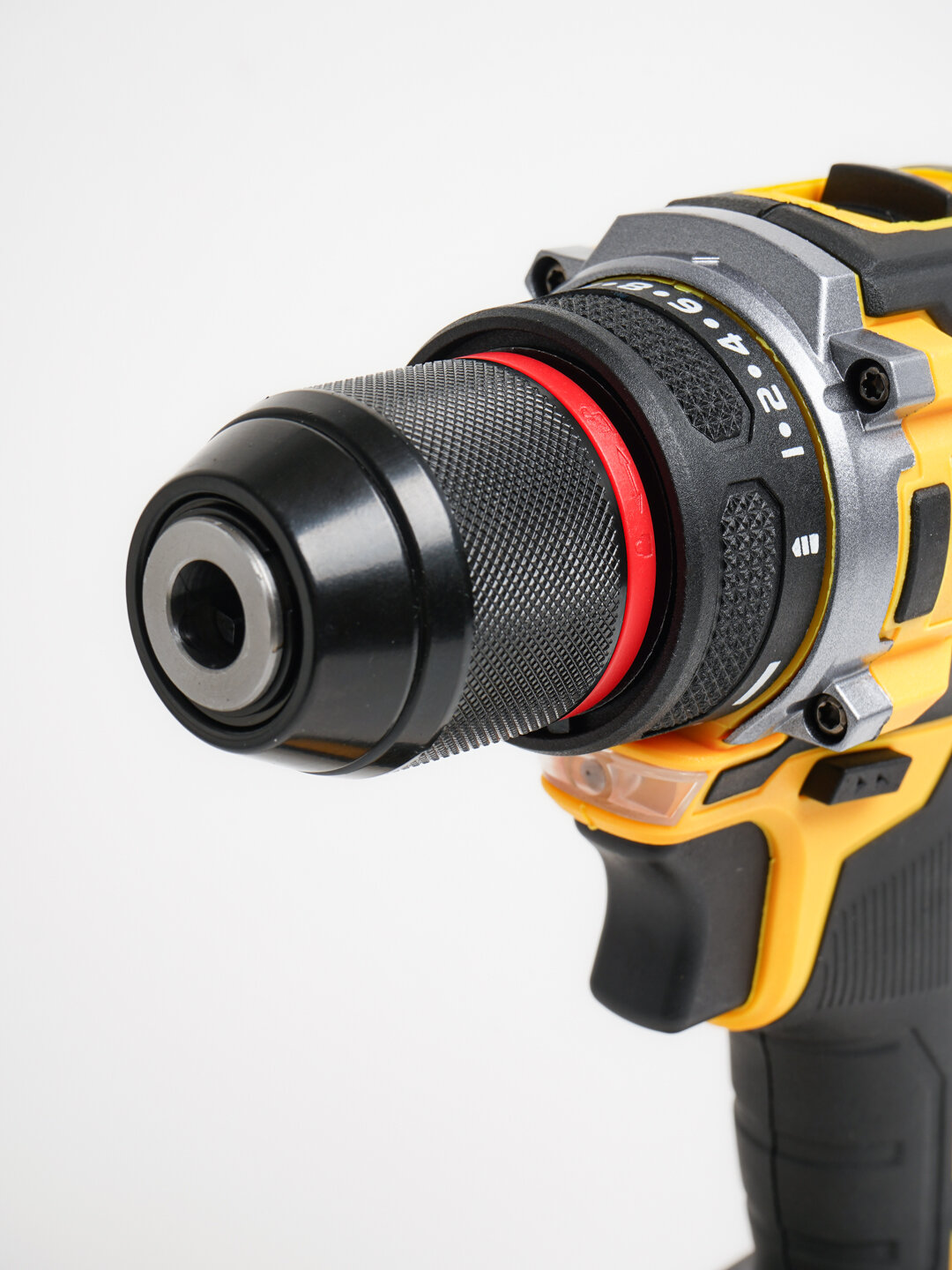 Беcщёточный аккумуляторный шуруповёрт Dewalt : 48 Вт - 2 скорости, с кейсом — фото 1