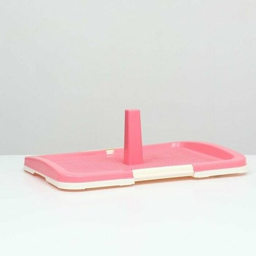 Туалет для собак с сеткой и столбиком 47 х 34 х 55 см розовый 2760₽