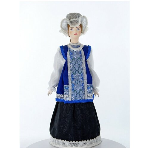 Кукла интерьерная Потешного промысла в девичьем праздничном костюме.