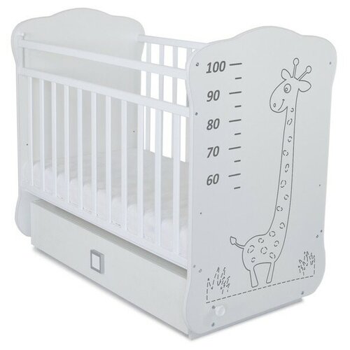 Кровать детская СКВ-4 с ящиком, опуск. планка, поперечный маятник, рисунок серый Жираф, цвет белый