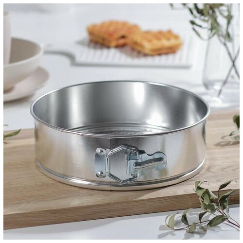 Форма разъёмная для выпечки Круг Фабиан d 23 см 1436₽