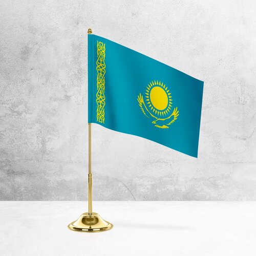 настольный флаг индии на металлической подставке под золото Настольный флаг Казахстана на металлической подставке под золото