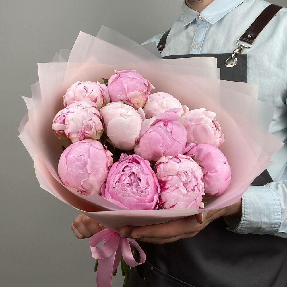Букет живых цветов "11 розовых пионов", цветочный магазин Wow Flora