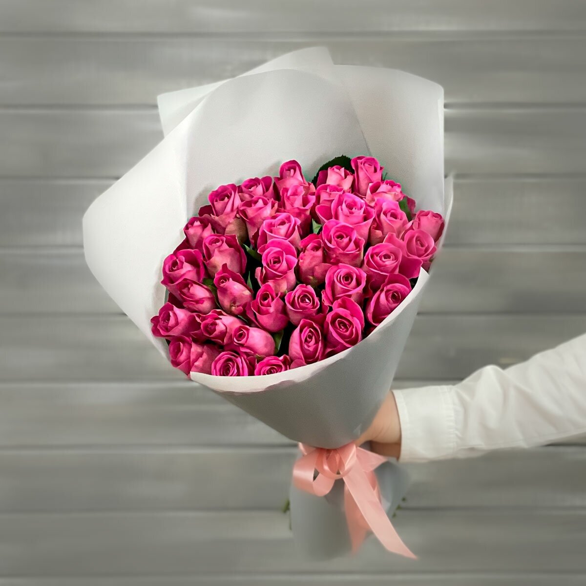 Букет из 31 розовой розы 40см в упаковке