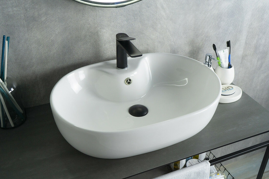 Накладная белая раковина для ванной 59x41х16см Gid N9163 с отверстием для смесителя