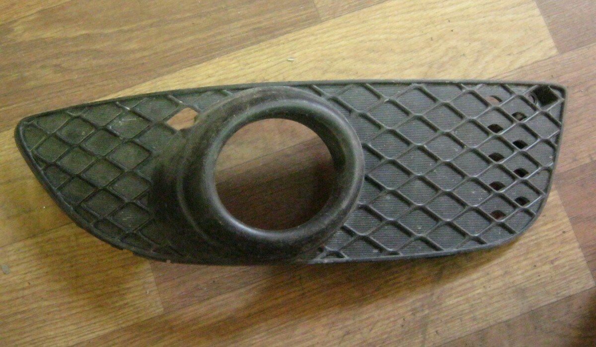 Решетка в бампер Lancer (CX,CY) Mitsubishi 8321A090