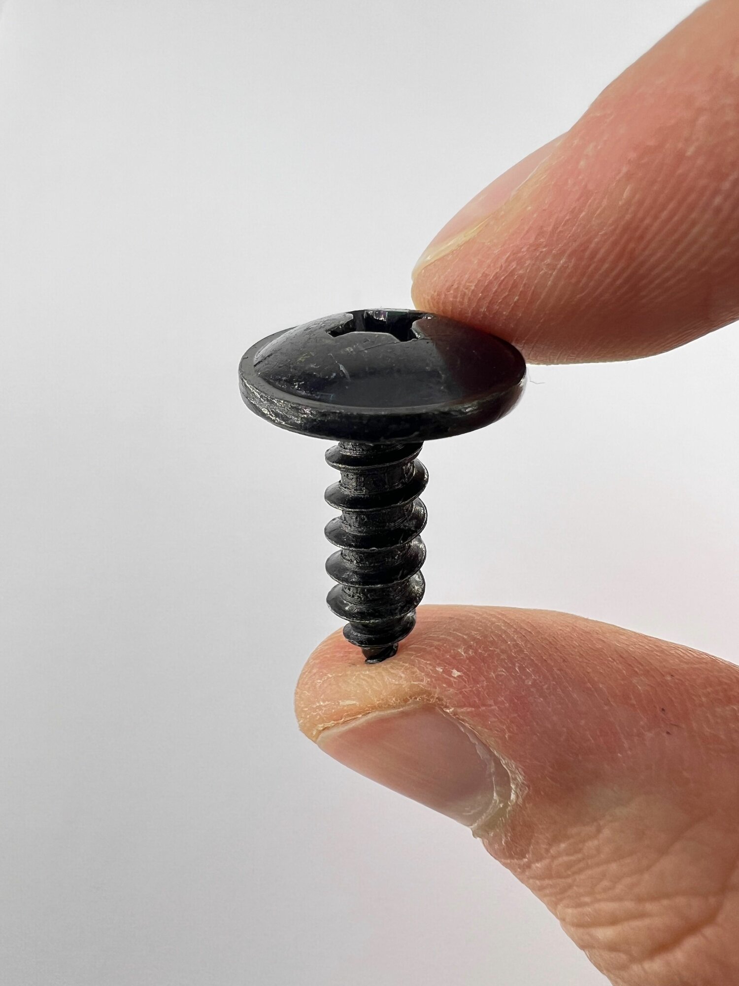 Металлический крепеж саморез для автомобиля — фото 1