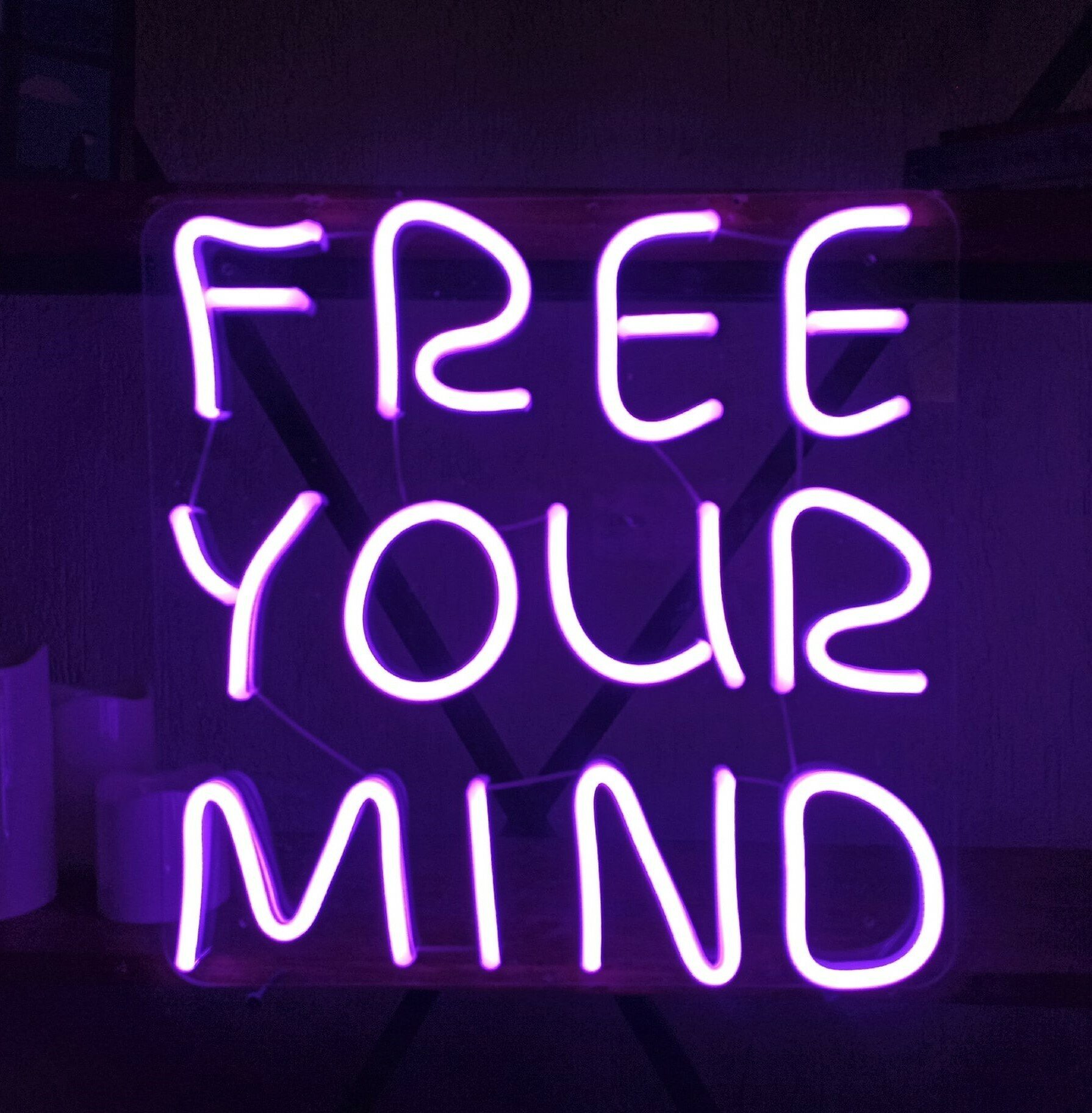 Светильник неоновый Free your mind Освободи свое сознание, 40х39 см - фотография № 2