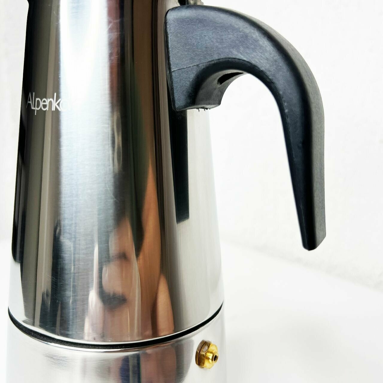 Гейзерная кофеварка Alpenkok AK-803 на 9 чашек (500 мл), 500 мл, серебристый/черный - фотография № 10