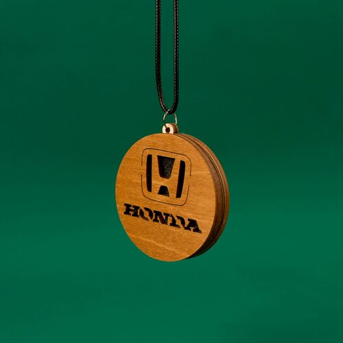 Подвеска декоративная из дерева HONDA