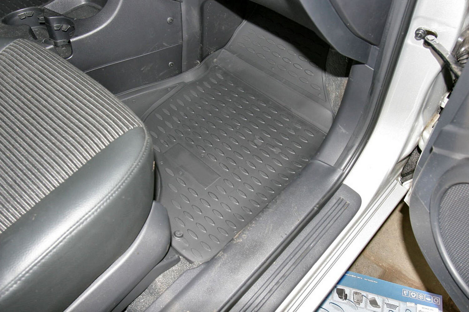 Коврики салона Element KIA Sportage 2006> полиуретановые черные 4 шт. - фото №5