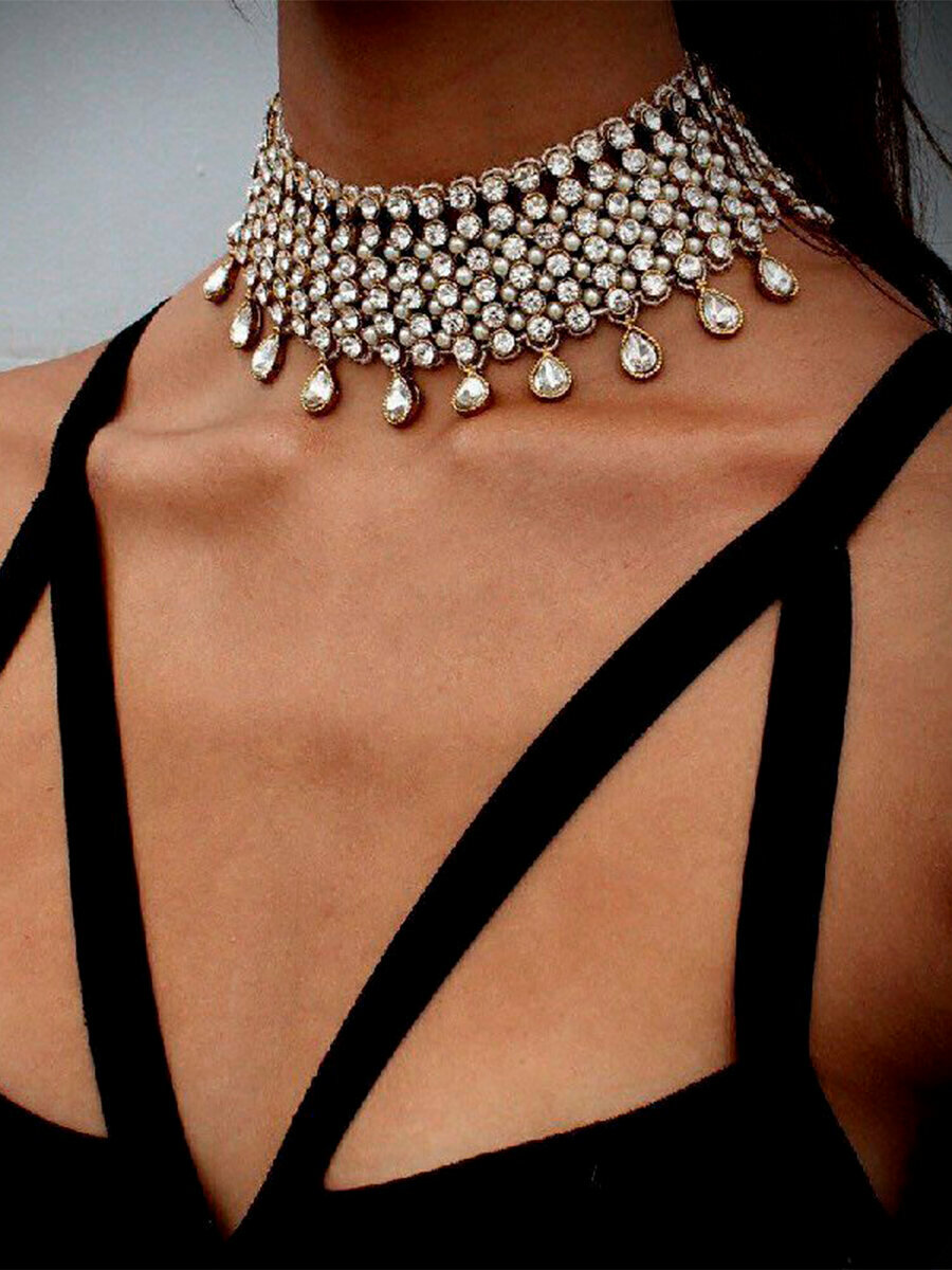 Чокер на шею со стразами золотистый 