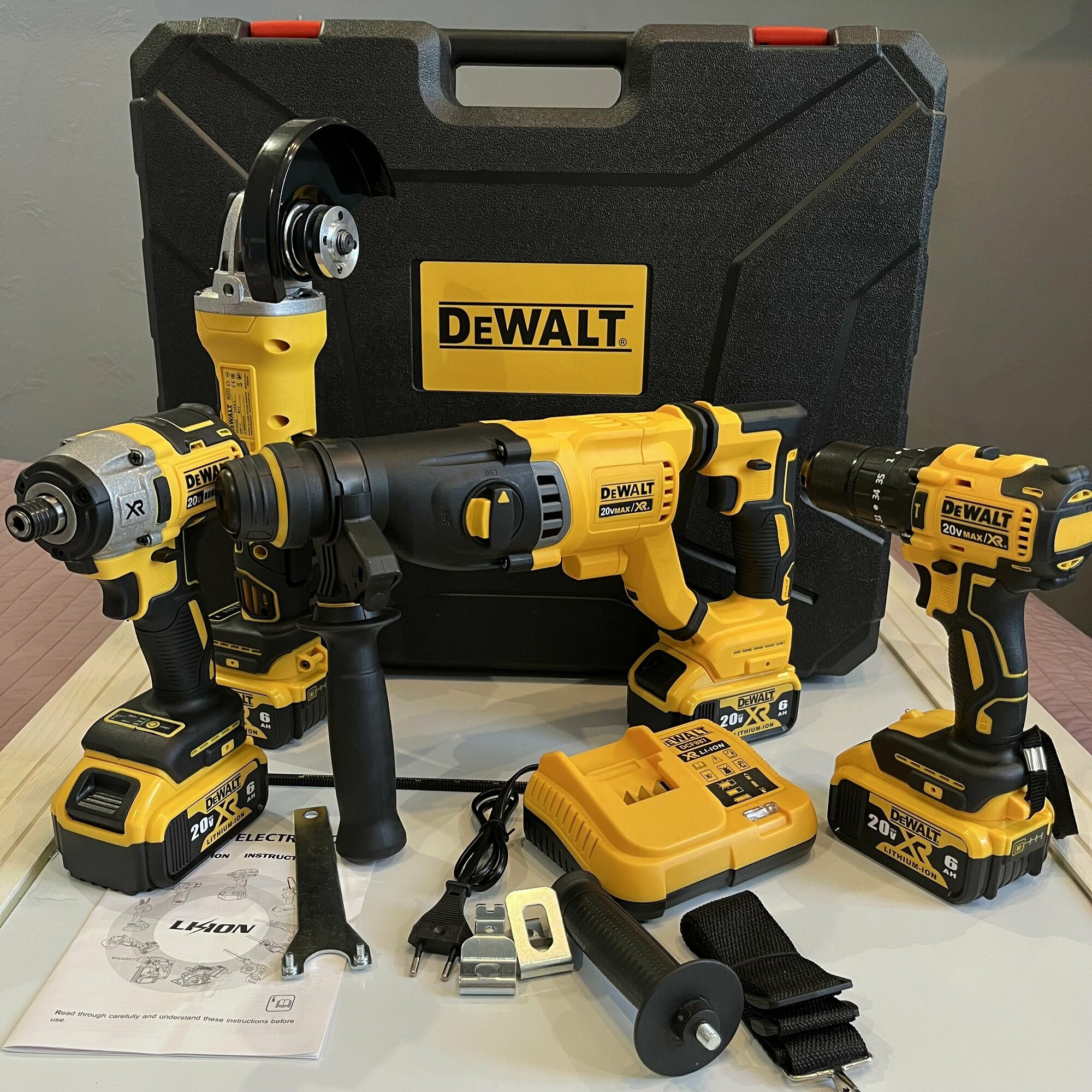 Набор аккумуляторных безщеточных электроинструментов Dewalt 4 в1.4акб