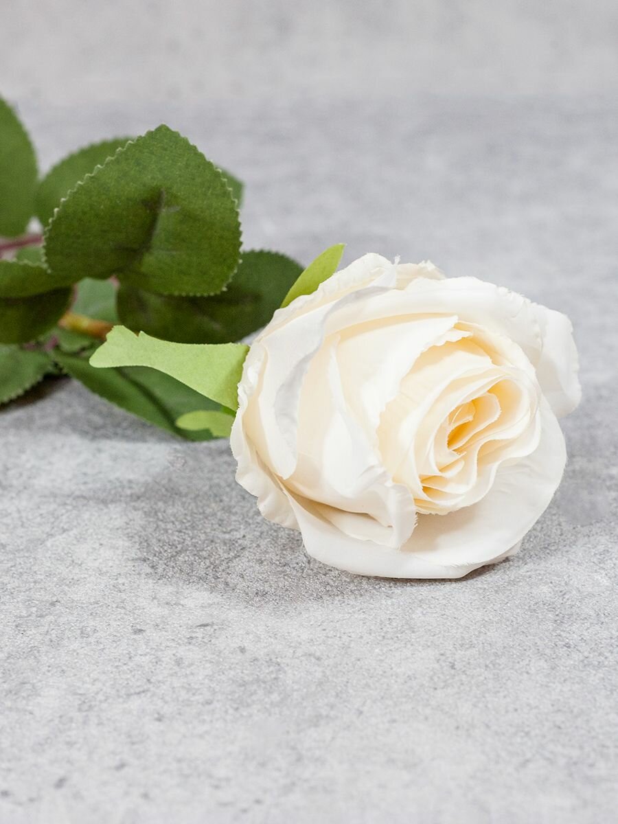 Искусственный цветок Роза 68см. белая