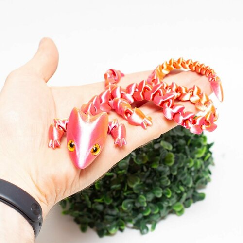 Дракончик маленький, подвижный драконяша