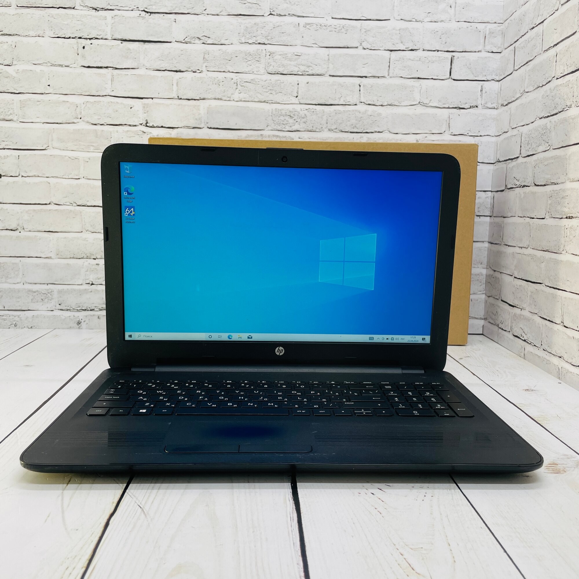 Игровой ноутбук HP 15-ay027ur - 15.6", Intel Core i3-5005U, 4Gb DDR3, 500Gb HDD, Radeon R5 M430