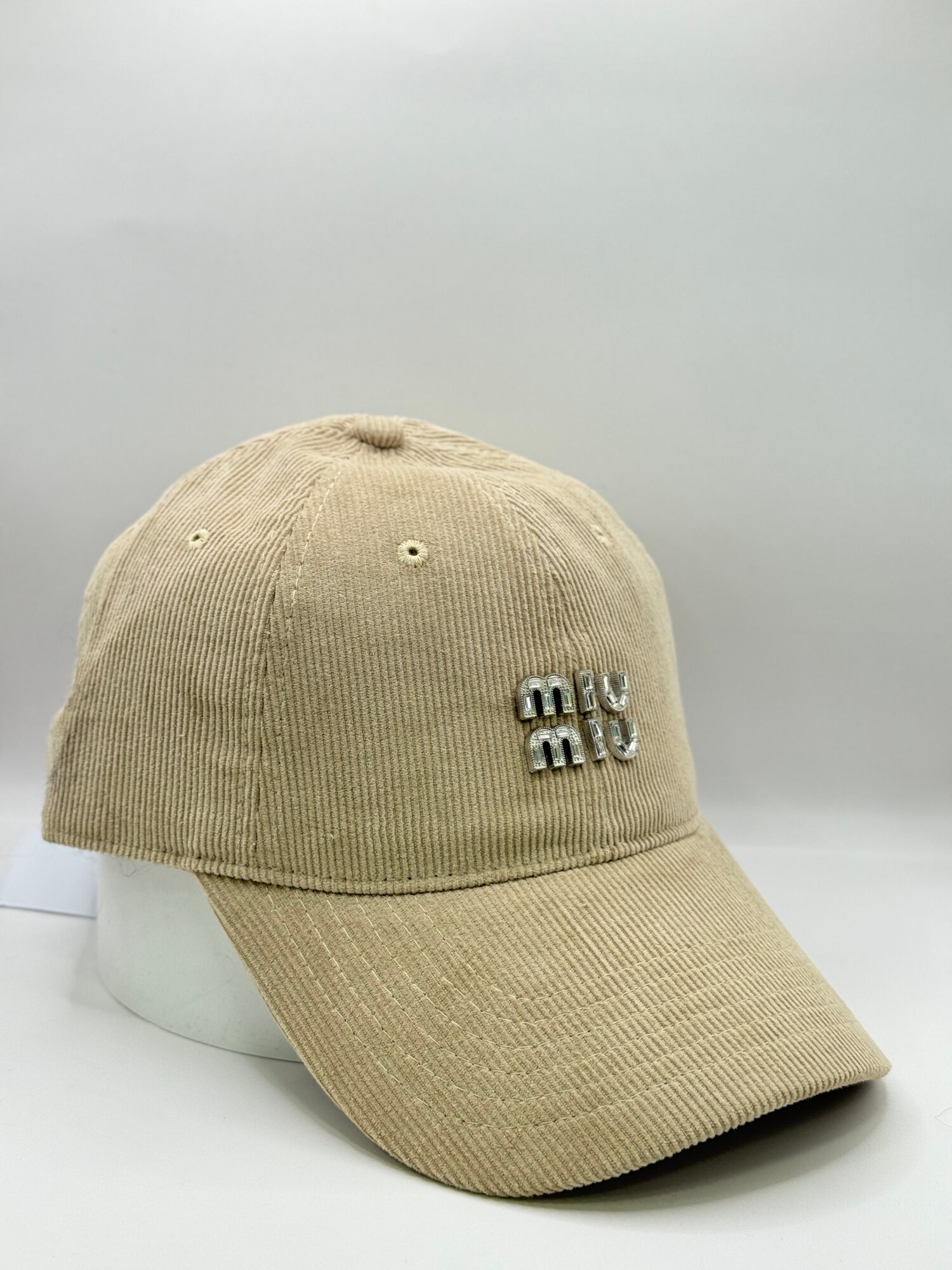 Кепка Miu Miu кепка однотонная для женщин, размер 58 ( универсальный ), 00031 бежевый — фото 1