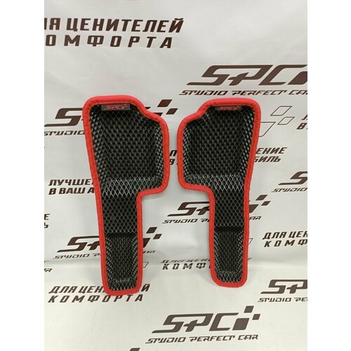 Автомобильные прессованные коврики на пороги в салон LADA PRIORA черный ромб красный кант 800₽