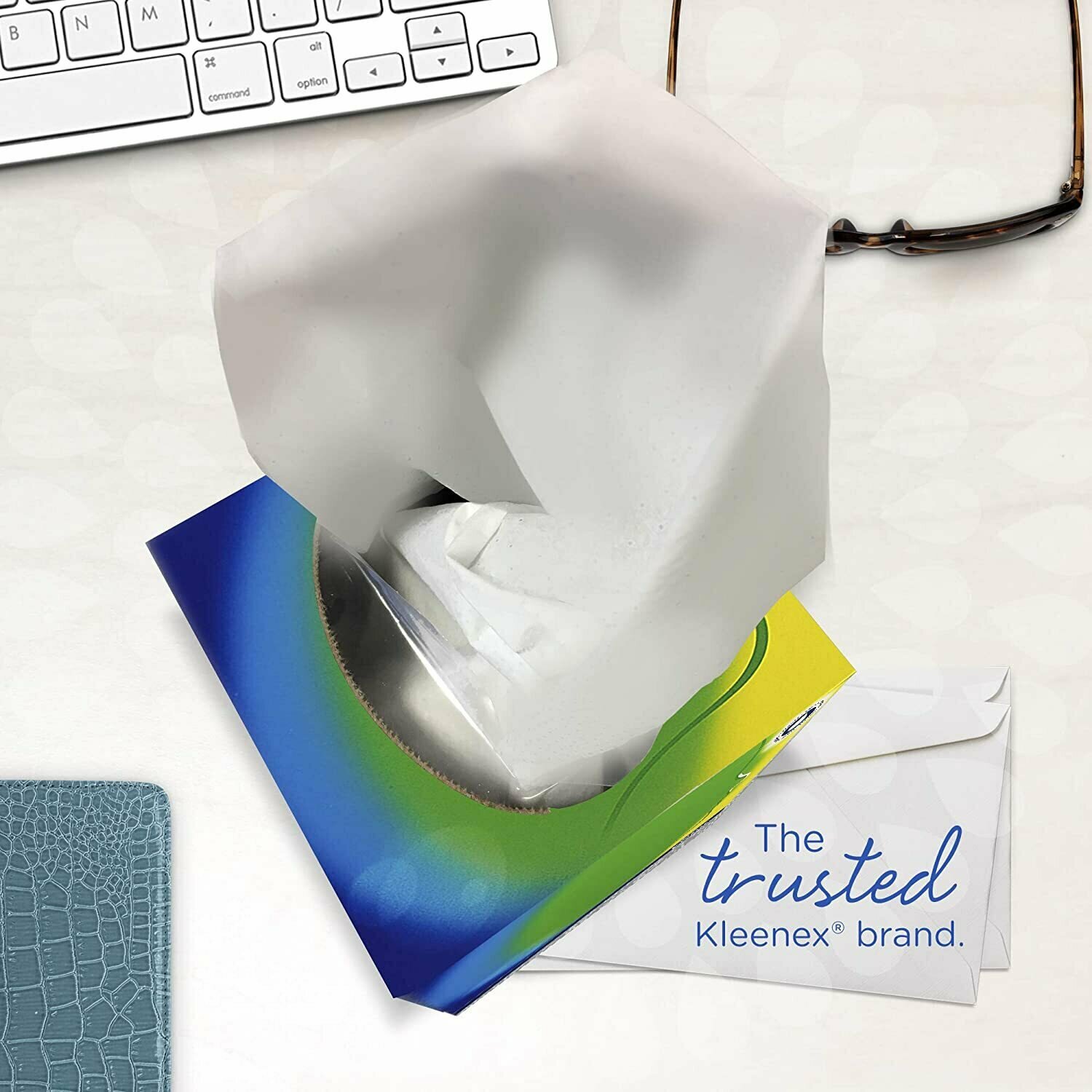 Бумажные салфетки для лица Kleenex с Алоэ Вера, 3-сл, 56 шт/уп - фотография № 4