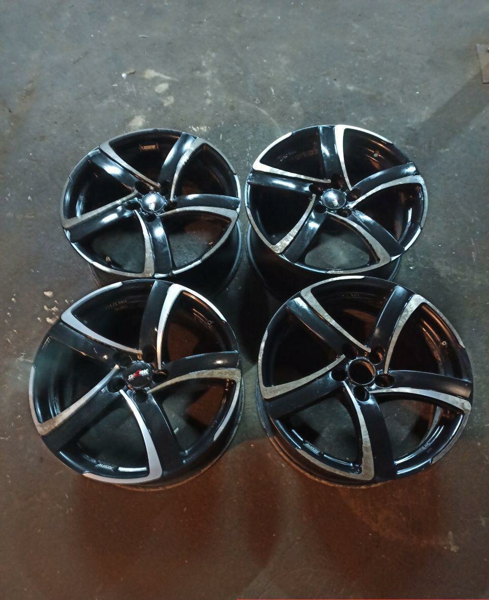 Колесные диски Alutec 8xR18/5x108 70.1 Черный с полированной лицевой поверхностью (Реплика)