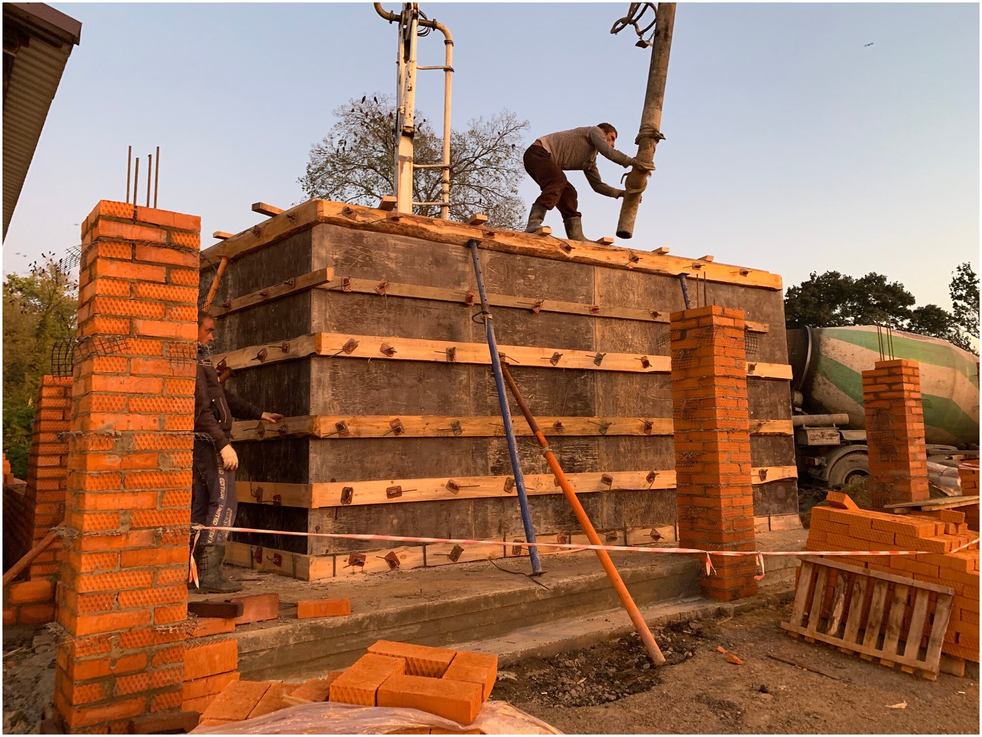 Зажим пружинный для опалубки как работает