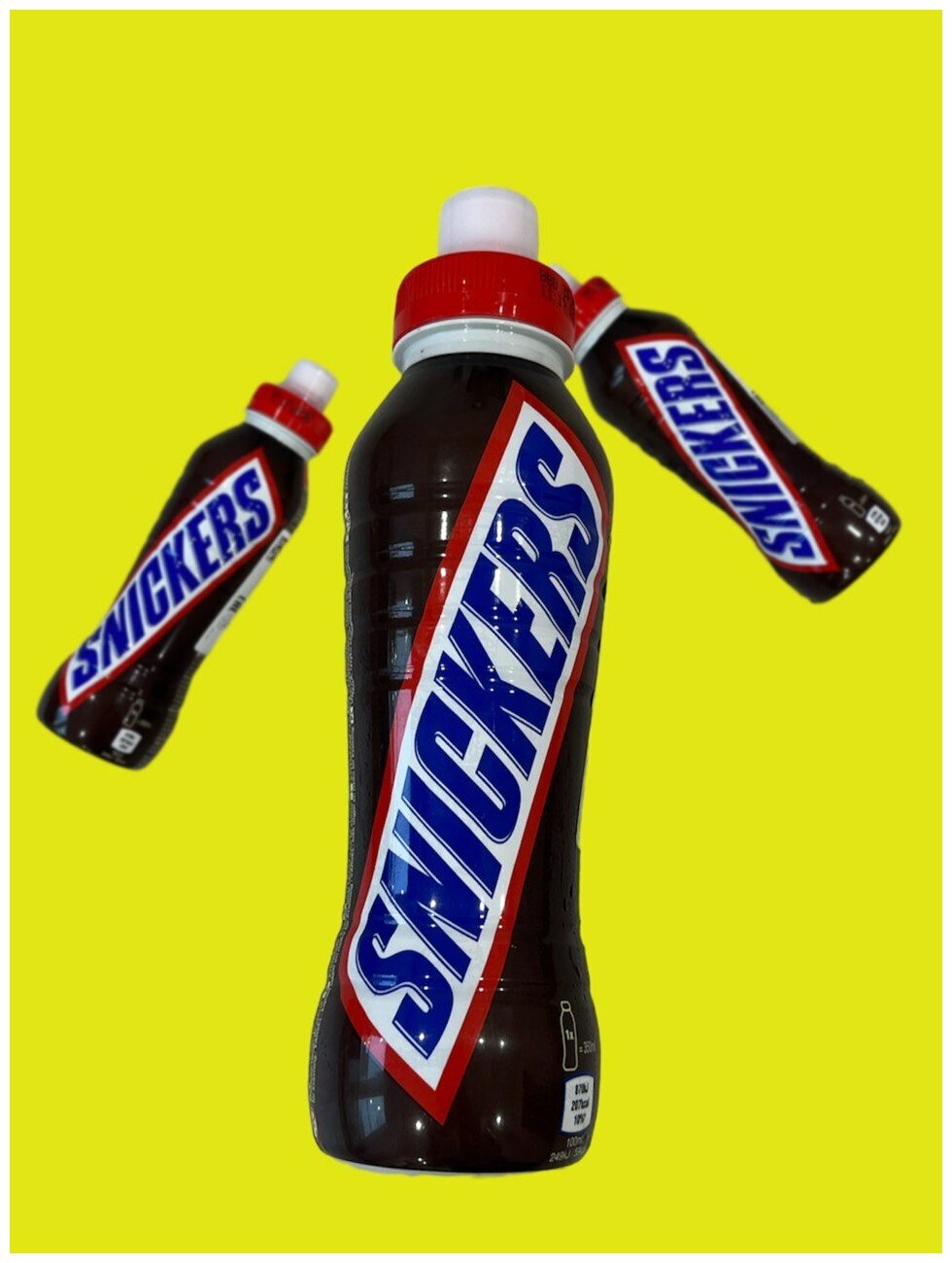 Молочный напиток Snickers со вкусом шоколада, орехов и карамели Сникерс 350мл - фотография № 1