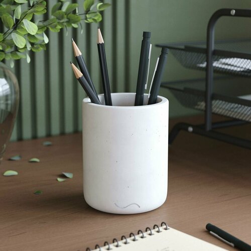 Стакан канцелярский Astrid 9x11 см бетон белый матовый 1600₽