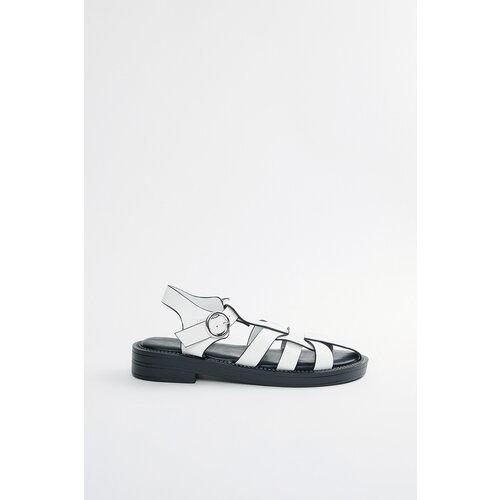 фото Сандалии кожаные на плоской подошве befree 2326033053-1 белый