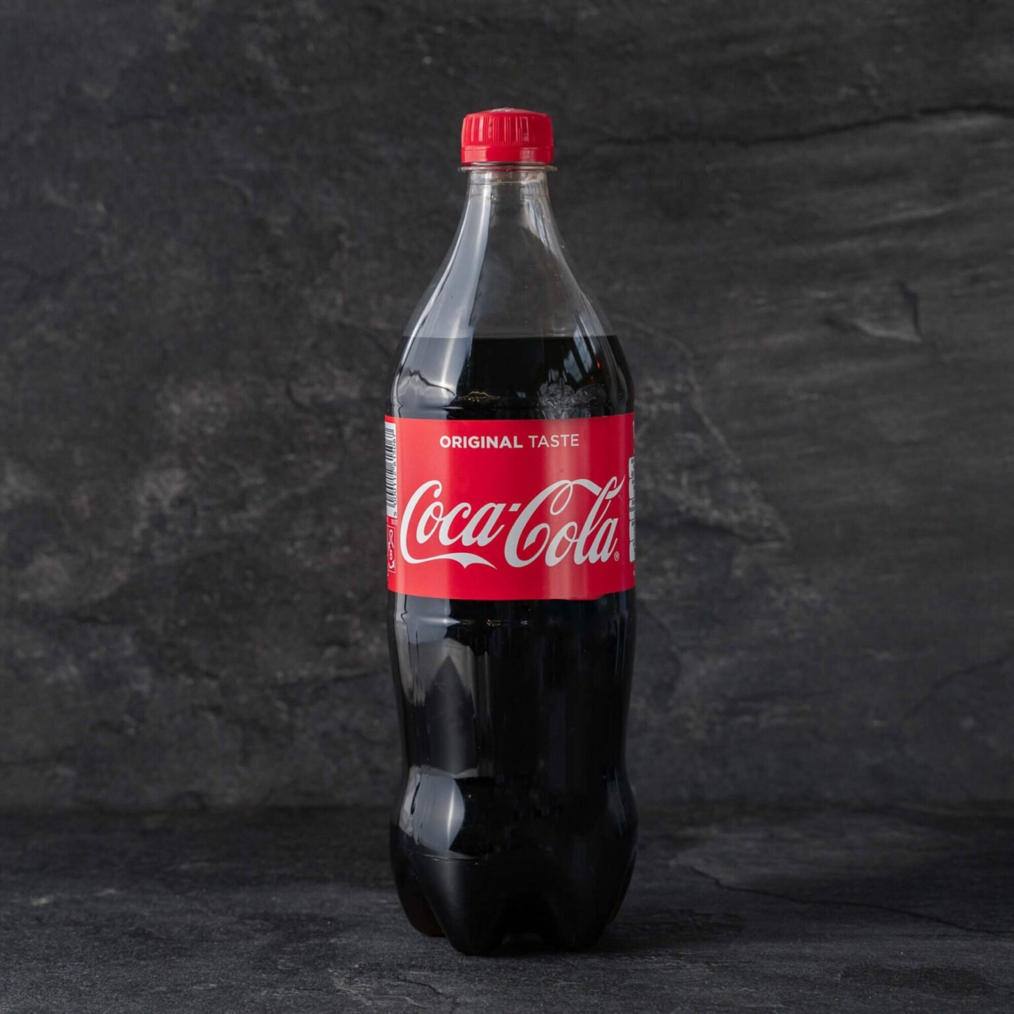 Газированный напиток Coca-Cola, 1 л, 6 шт. - фотография № 2