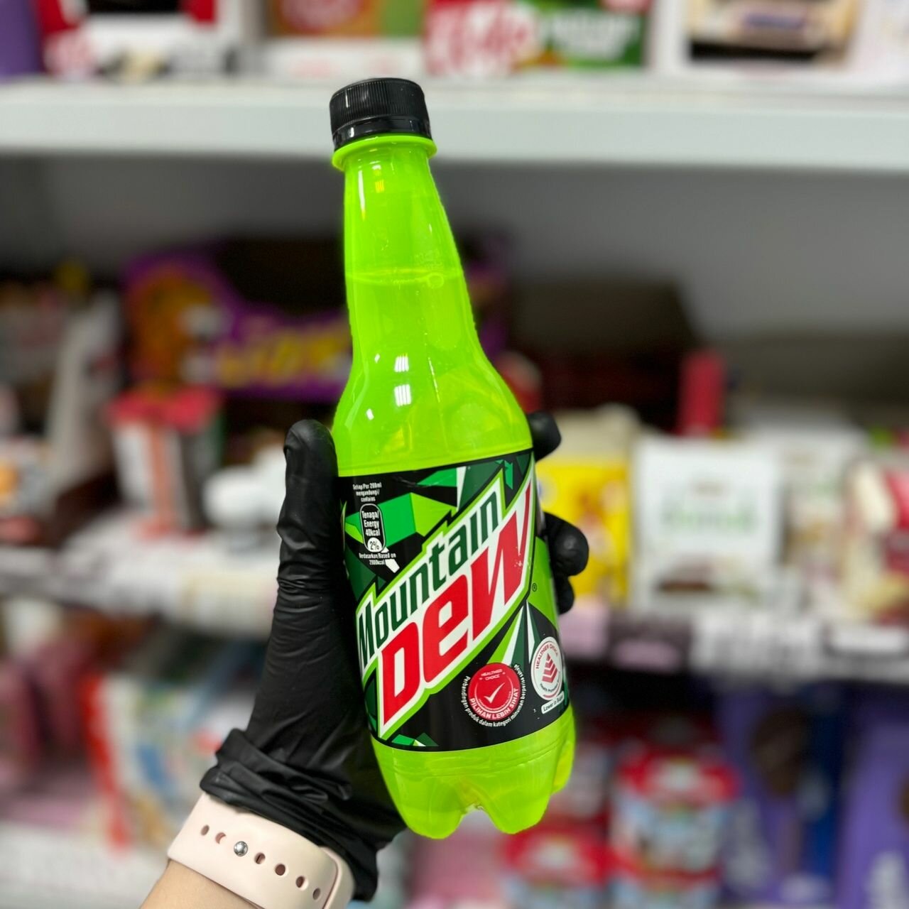 Газированный напиток Mountain Dew  Маунтин Дью 400 мл