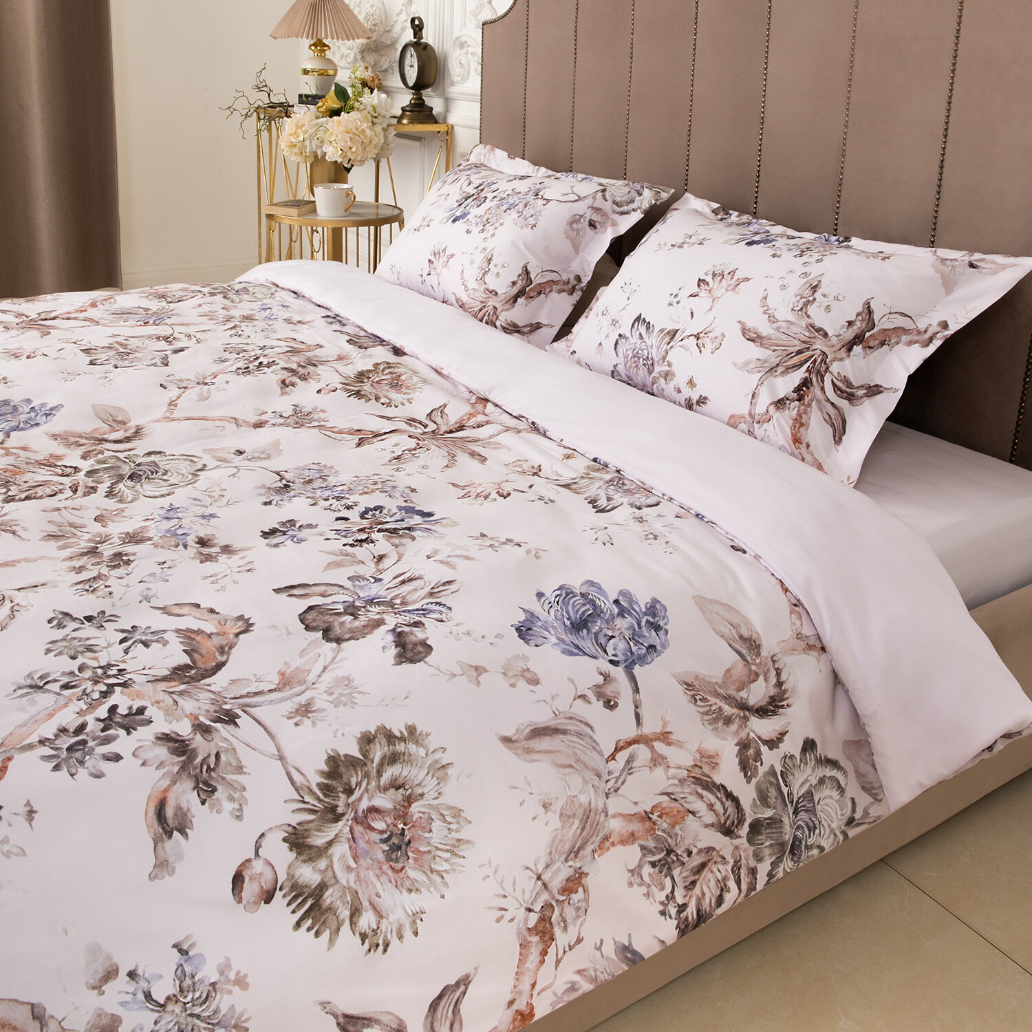 Комлект постельного белья 2 -х спальный Евро простыня 240х260 см полисатин Акварельные цветы