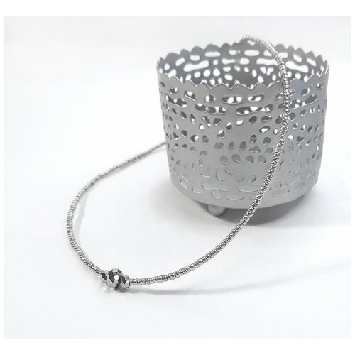 Чокер, стекло, длина 36 см, серый, серебряный браслет из бисера в 2 оборота хендмейд чокер ожерелье ручная работа подарок