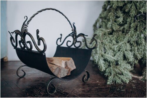 Изображение товара Кованая дровница Афродита, античная бронза