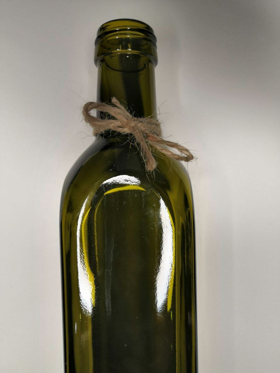 Бутылка из зеленого стекла для жидких специй, масла,уксуса,соуса с пробкой и дозатором 500мл - фотография № 4