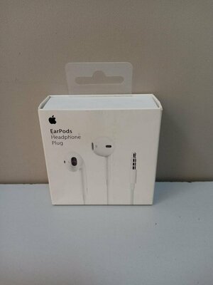 Apple EarPods with 3.5mm Headphone Plug