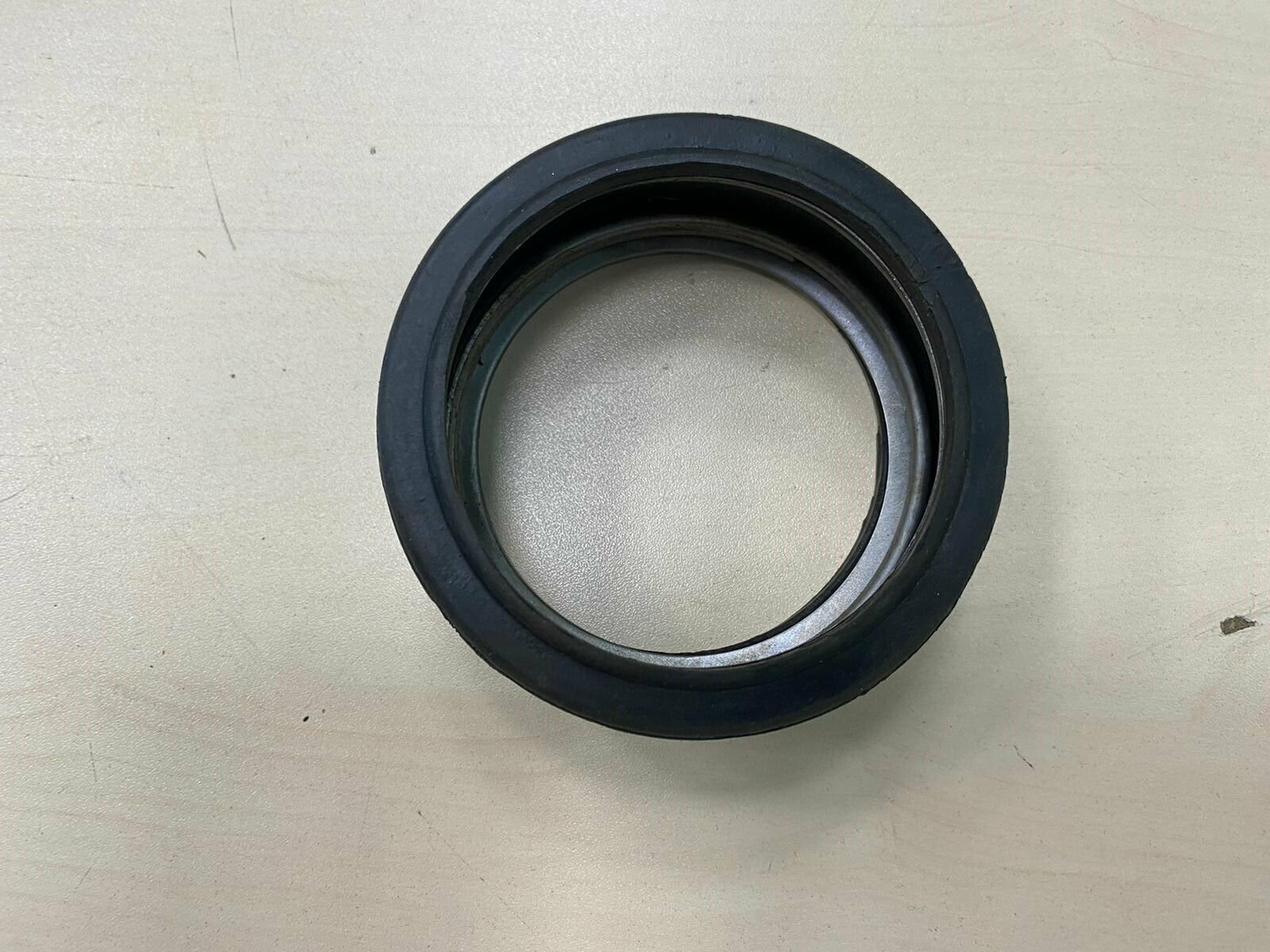 Чехол ДТ-75 уплотнения направляющего колеса в сборе — фото 1