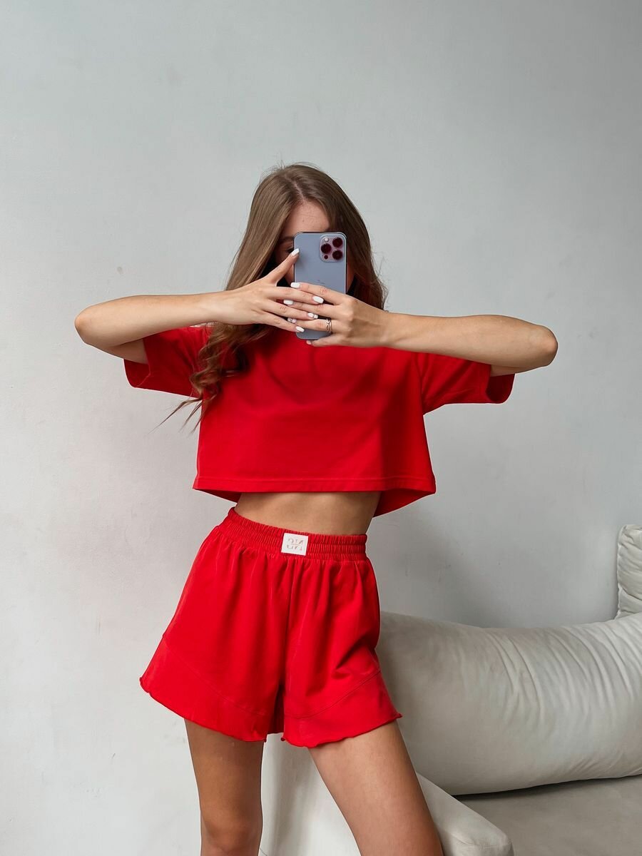 Женская пижама с шортами и футболкой из хлопка размер m-l красная - фотография № 1