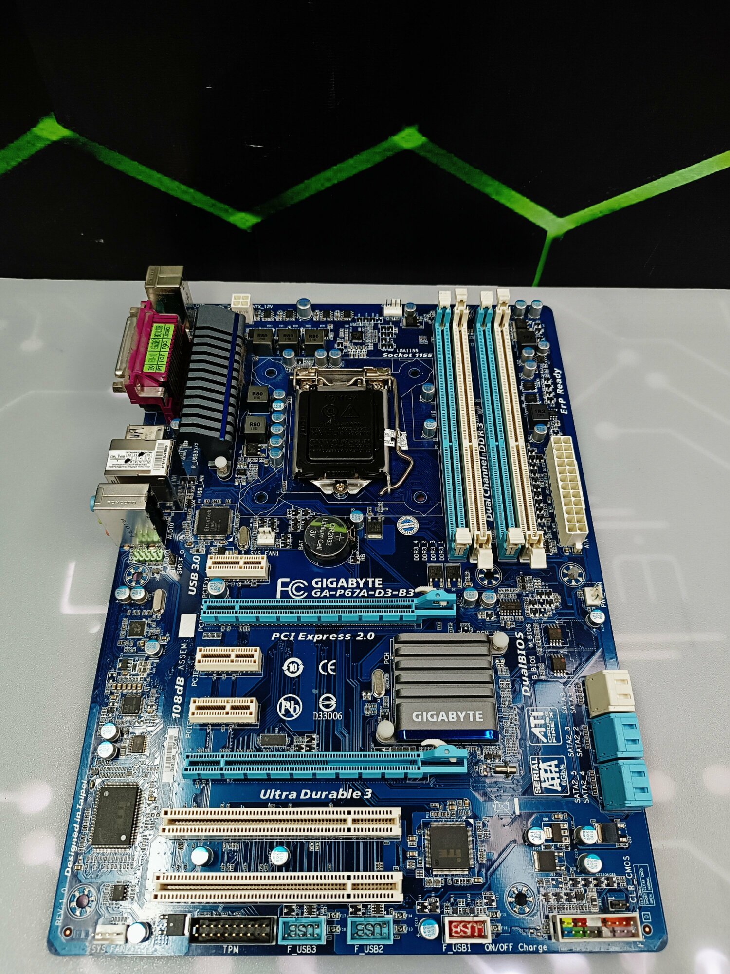 Материнская плата GIGABYTE GA-P67A-D3-B3 DDR3 сокет LGA1155 ATX