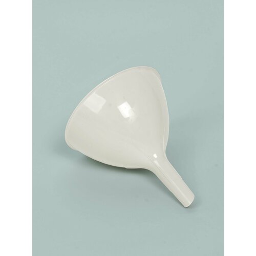 Воронка универсальная 13 см пластиковая Белая