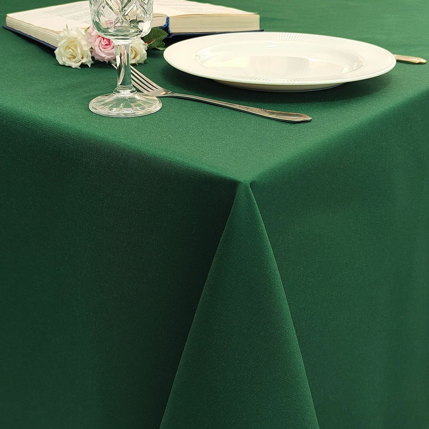 фото Скатерть 145x240 см. цвет зеленый без рисунка с пропиткой от загрязнений ткань Грета