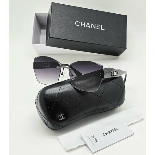 Солнцезащитные очки Chanel, черный