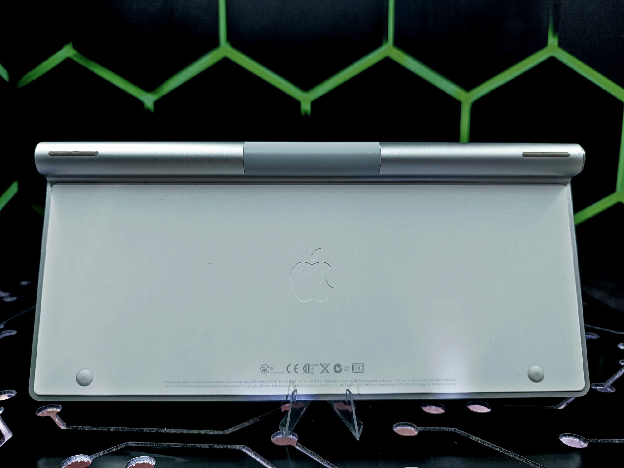 Беспроводная клавиатура Apple A1314 Wireless Keyboard White Bluetooth — фото 1