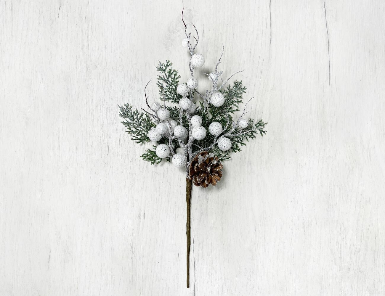 Декоративная ветка зимняя нега: серебро хвоя литая 100% натуральные шишки искусственные ягоды 35 см Christmas Deluxe 89185