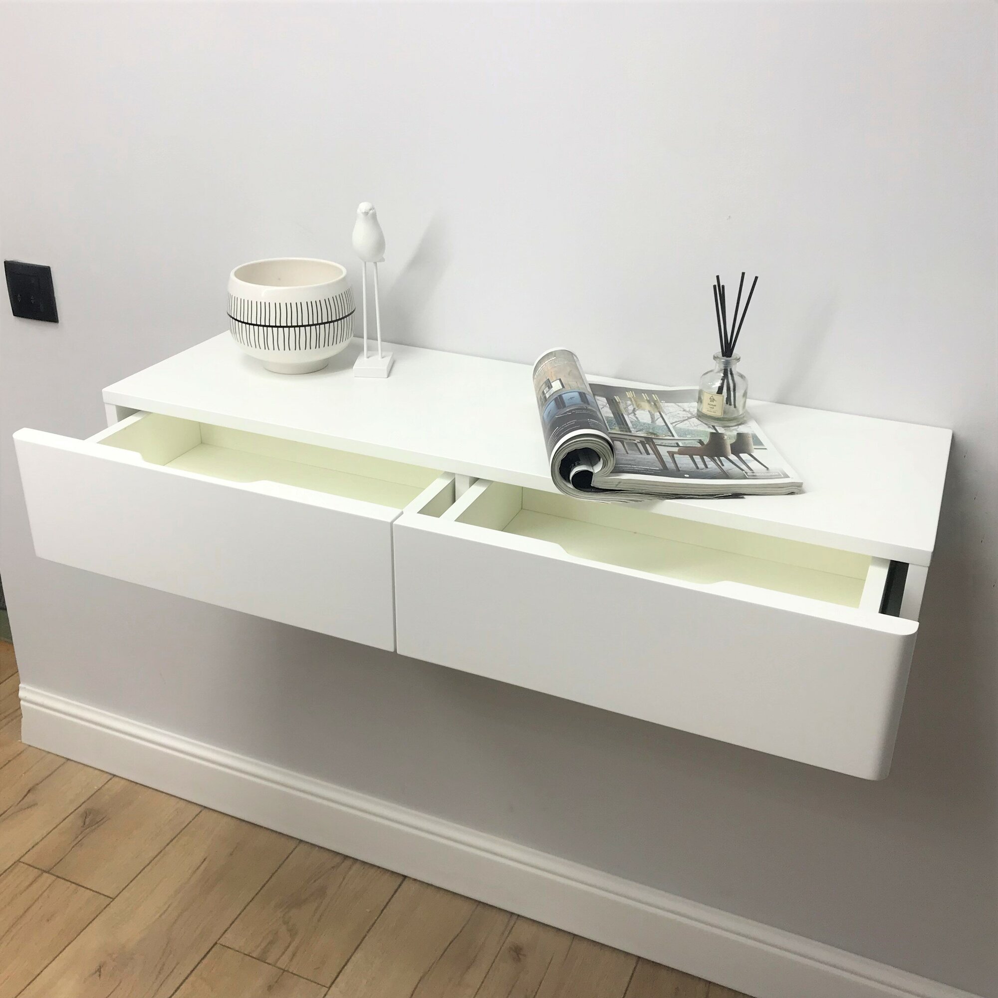 Туалетный столик в эмали подвесной, Bianko консольный столик, консоль навесная белая 100х32х16 см. Дизайнерская мебель Grande House - фотография № 5