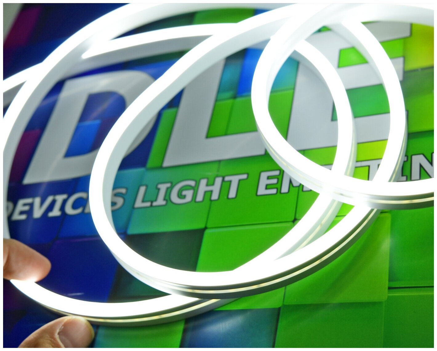 Неоновая светодиодная лента DLED 1м, 5х12мм, 220В, 120 LED/m, IP 67, гибкий неон, белый - фотография № 4