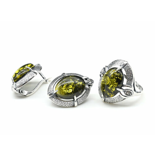Комплект бижутерии Радуга Камня: кольцо, серьги, янтарь, размер кольца 18, зеленый комплект бижутерии радуга камня колье серьги янтарь размер кольца 16
