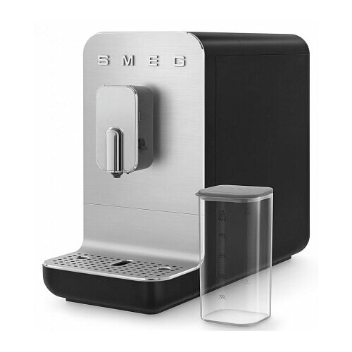 Автоматическая кофемашина Smeg BCC13BLMEU 9599000₽